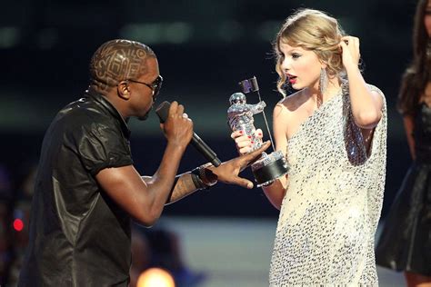 Mengenang Kembali Momen Memalukan Taylor Swift Dan Kanye West Di Vma