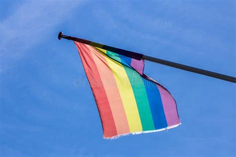 Bandera Del Arco Iris Durante El Orgullo De Amsterdam Foto De Archivo