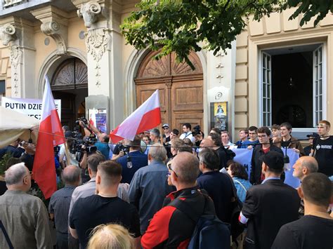 Protest Przed Kinem Przeciw Filmowi Zielona Granica Film