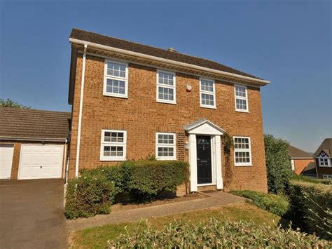 Merryfields Strood Rochester Me2 3nd 4 Bed Detached House £1 950