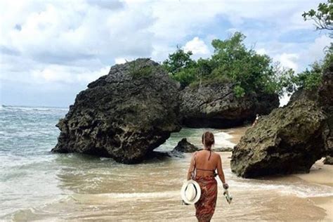 Pantai Padang Padang Badung Punapi Bali