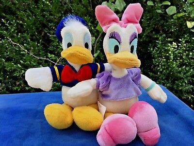 DONALD DAISY DUCK Set Of 2 Retired RARE Plush DISNEY STORE EXCLUSIVE