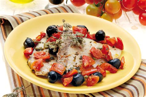 Pesce Spada Con Pomodori Capperi E Olive