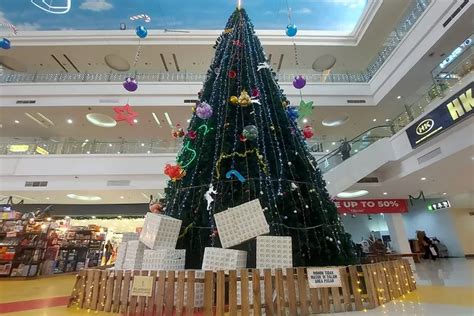 Artos Mall Magelang Dihias Pohon Natal Setinggi Meter Radar Magelang