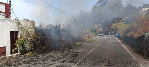 FOTOS Incendio en la terraza de una casa en Santa Brígida