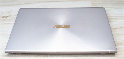 ASUS ZenBook 14 UM433DA Ryzen 7 3700U Review Einfoldtech