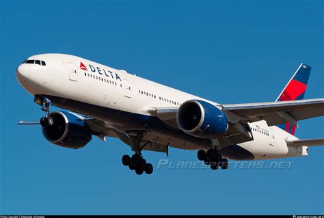 N Dn Delta Air Lines Boeing Lr Photo By Aleksander Kalinowski