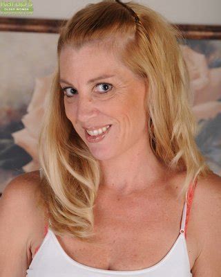 Liz Bonnin Porn Pictures XXX Photos Sex Images PICTOA