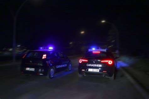 Caserta In Due Tentano Una Rapina Arrestati Dai Carabinieri Vivi