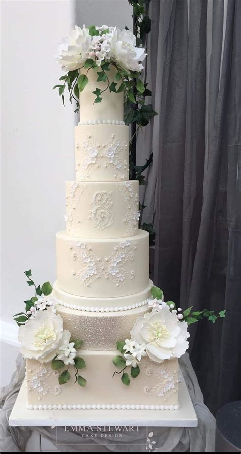 Pin By Maggie Todorova On White Sparkly Wedding Cakes Wedding