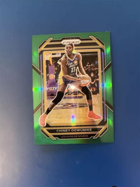 2023 PANINI WNBA Prizm réfracteur vert 127 Chiney Ogwumike LA