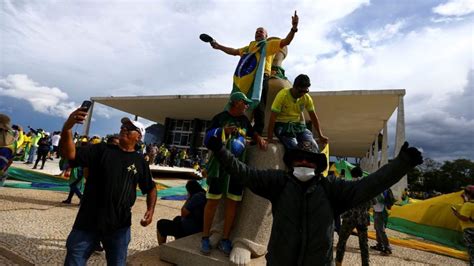 Cúpula dos Três Poderes articula ação conjunta após invasão em Brasília