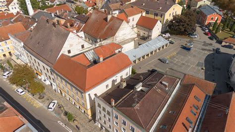 Baubeginn Hitlers Geburtshaus Wird Zur Neuen Pi Braunau Pressefoto