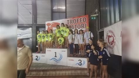 Tante Medaglie Per La Rapallo Nuoto Al Trofeo Nuotatori Rivarolesi