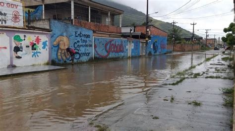 Longe Do Centro E Dos Cuidados Moradores Do Bairro Km 32 Vivem