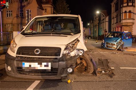 Vier Verletzte Bei Kreuzungs Crash In Zittau Suzuki Und Fiat Knallen