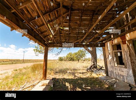 Old Derelict Gas Station In The Ghost Town Of Glenrio Texas On Route 66