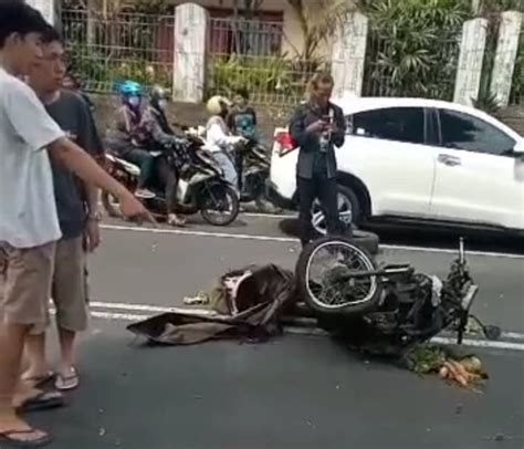 Kecelakaan Mobil Vs Motor Di Jalan Diponegoro Salatiga Orang Tewas