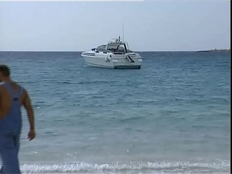 Chica Desvergonzada Y Desnuda Es Follada En Un Barco Xvideos