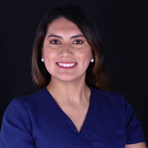 Dra Sarai Martínez Opiniones Dentista Odontólogo Monterrey