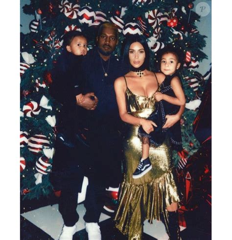 Photo Kanye West Kim Kardashian Et Leurs Enfants North Et Saint West