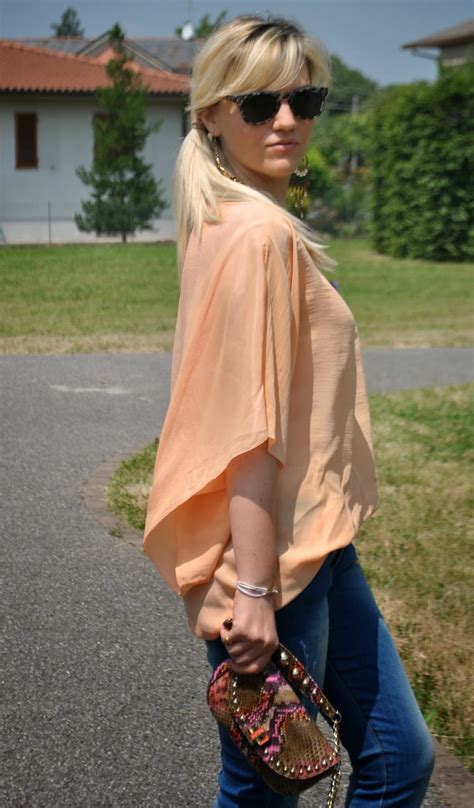 Color-Block By FelyM.: UNA BLUSA PESCA CON MANICHE A KIMONO E JEANS SKINNY