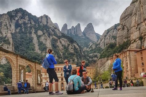 Caminata de senderismo superior en Montserrat para grupos pequeños