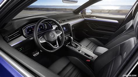 2020 Volkswagen Passat (EU-Spec) | Interior