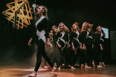 Modern Szko A Ta Ca Jagielski Dance Project Taniec Dla Dzieci I