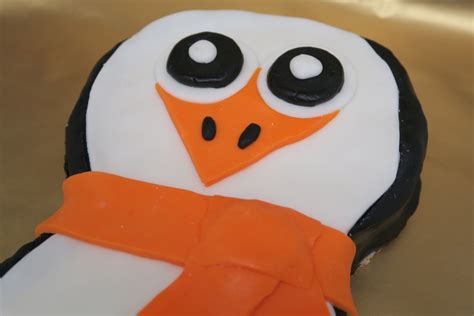 How To Make A Penguin Cake She Cooks She Eats Penguin Cakes Cake