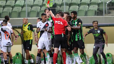 Juninho Levanta Suspeitas Sobre Arbitragem E Afirma O Vasco N O Vai Cair