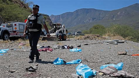 Accidente De Camión De Pasajeros Deja 16 Migrantes Muertos Un Problema