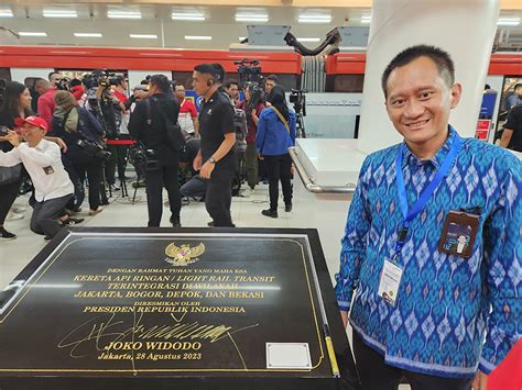 Hadiri Peresmian Lrt Jabodebek Oleh Presiden Direksi Len Naik Kereta