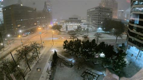 Milwaukee weather forecast calls for snow Sunday, ending warmest year