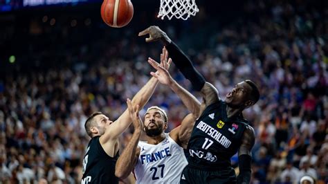 Basketball Em Deutschland Fegt Zum Auftakt Titelkandidat Frankreich