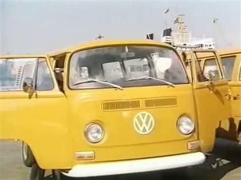 IMCDb Org 1972 Volkswagen Kombi Typ 2 T2 In Und Der Regen