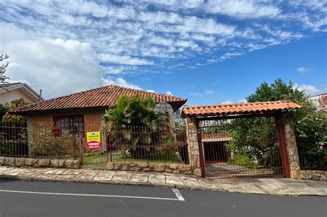 Casa Residencial para Venda no Bancários em Pato Branco 143m² Apolar