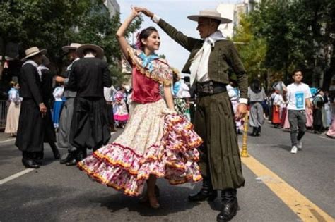 DÍA DE LA TRADICIÓN ARGENTINA Lomas Conectado