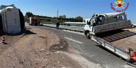 Tangenziale Di Catania Vigili Del Fuoco Al Lavoro Per Liberare La Sede