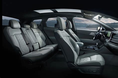 2025 Kia Sportage Ex Interior - Weston Fliyinn