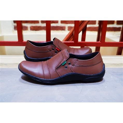 Jual Sepatu Kickers Casual Formal Santai Kantor Kuliah Kerja Dinas