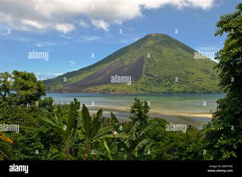 Gunung Api volcano Banda islands Indonesia Stock Photo - Alamy