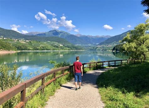 Le Plaze In Val Di Non Passeggiata In Riva Al Lago Di Santa Giustina