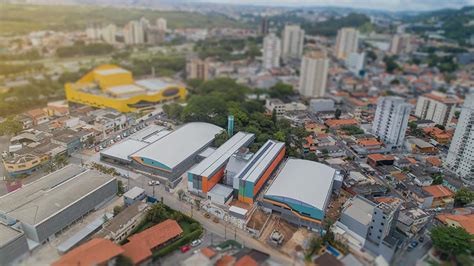 Barueri celebra aniversário entrega de nova UBS e escola