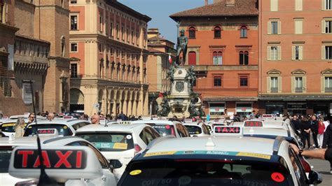 Sciopero Dei Taxi Cersaie E Cantieri Luned Da Bollino Nero In Citt