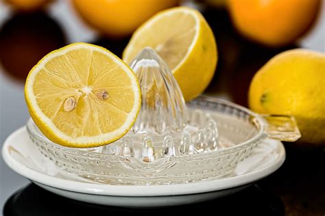 Lemon Juice With Salt Can Stop Migraine Headache Within Minutes - LifeHack