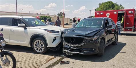 Se Llevan A Motociclista En Accidente De Camionetas El Imparcial De