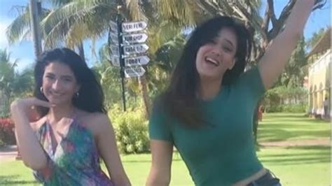 Shweta Tiwari Dances With Daughter Palak In The Park On Her Birthday Watch Videos Hindustan Times