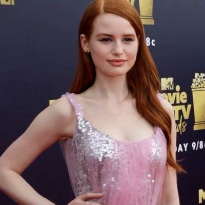 Madelaine Petsch Biografía edad patrimonio relación carrera