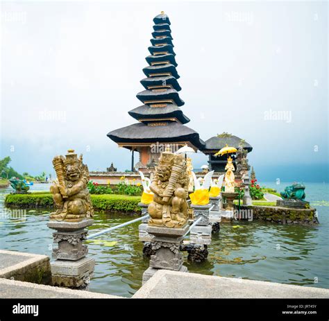 Water temple at Bratan lake Stock Photo - Alamy